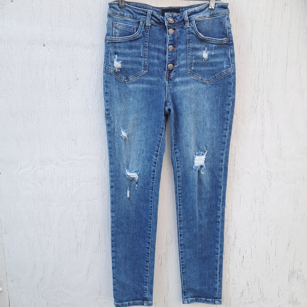 FRESH. Risen distressed jeans